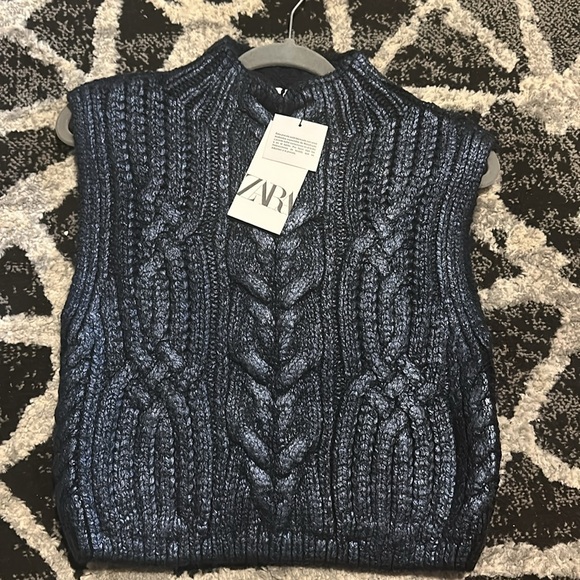 🆕 with tags Zara METALLIC CABLE KNIT VEST Size Large - Picture 2 of 5